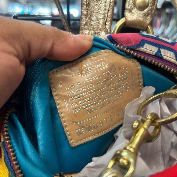 Coach poppy multicolor tote with wristlet - Picture 4 of 6